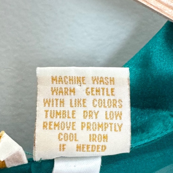 Victoria's‎ Secret Emerald Green Satin Pajama Set - Picture 16 of 16